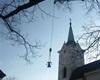 Starý zvon upevněný na jeřábu<br />Foto:  Emil Souček, MČ Praha 16