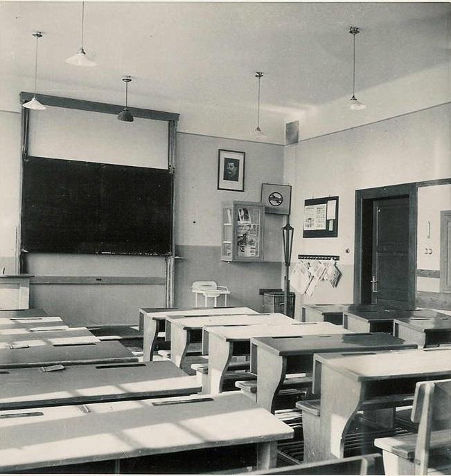Interior of a classroom in 1928 Interior of a classroom in 1928