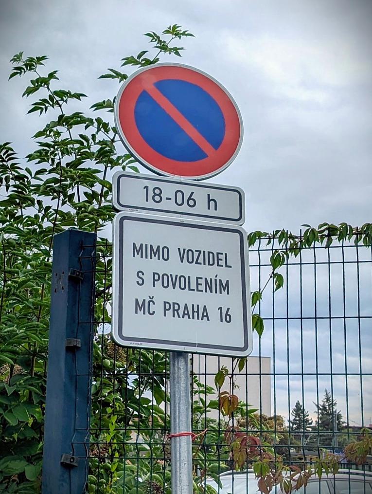 parkovací plocha vedle P+R