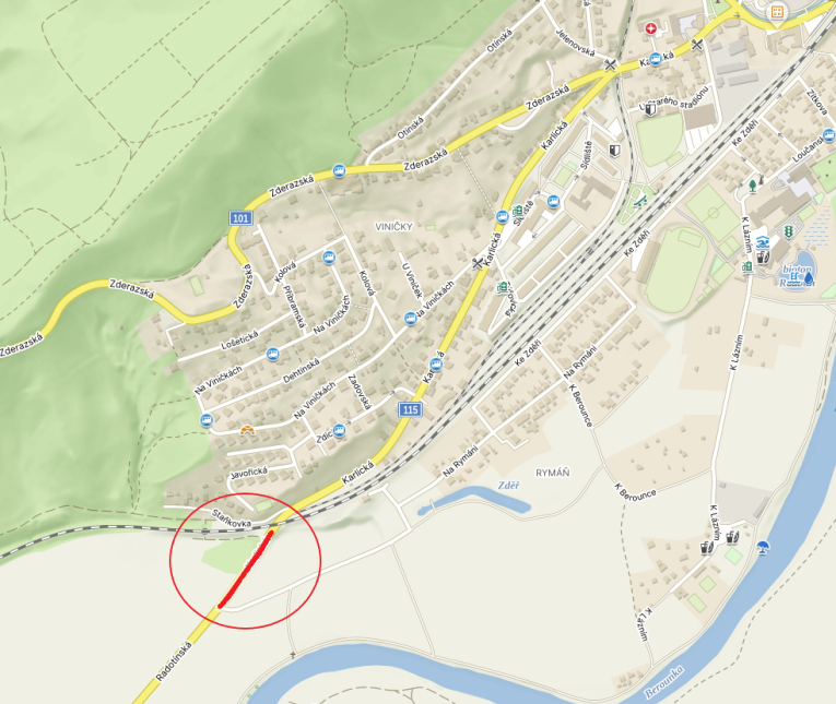 Uzavřený úsek ulice Karlická