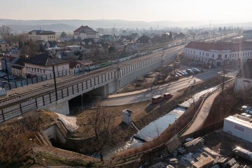 Instalace nosné konstrukce lávky, 6. - 7.5.2023