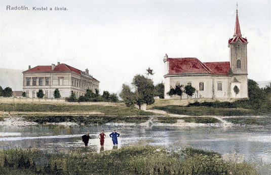 1913: Kostel sv. Petra a Pavla