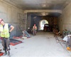 Postup stavebních prací na tunýlku v Prvomájové ulici a kresby na zdi kolem trati, 26.7.2021