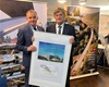 Miroslav Knotek s Vladimírem Janatou při přebírání ceny za Mostní dílo roku 2022, Brno, 25.4.2024

